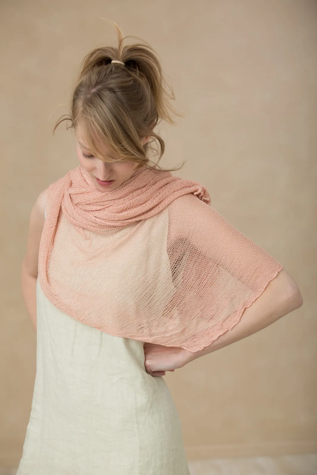 Big Bamboo Air Shawl - light pink