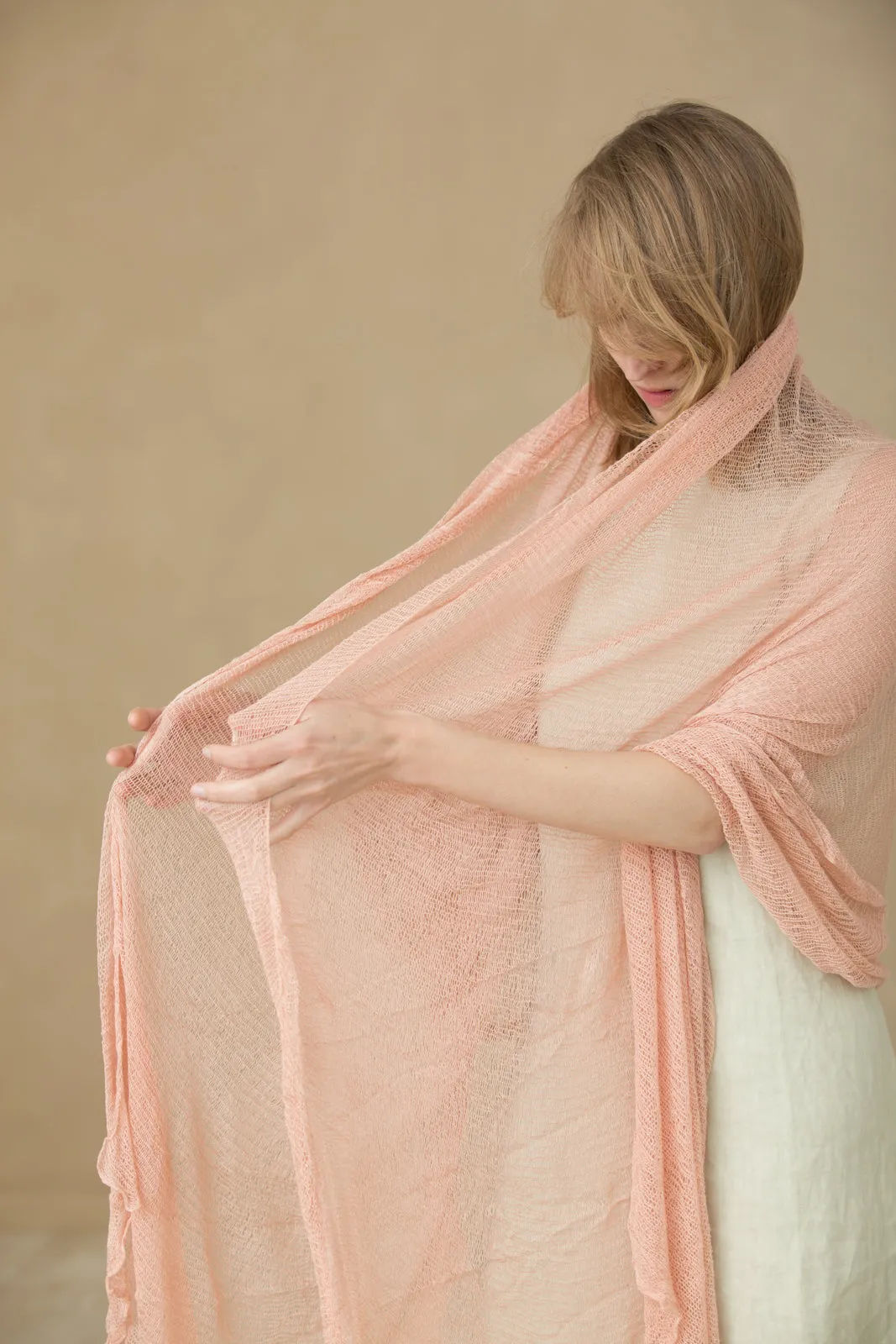 Big Bamboo Air Shawl - light pink