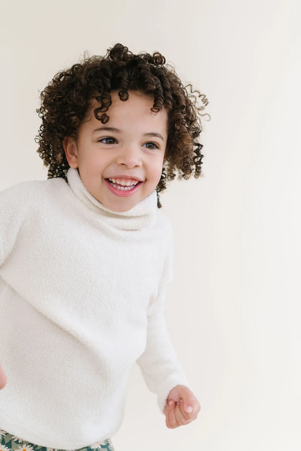 Funnel Neck Sweatshirt in Cream Sherpa