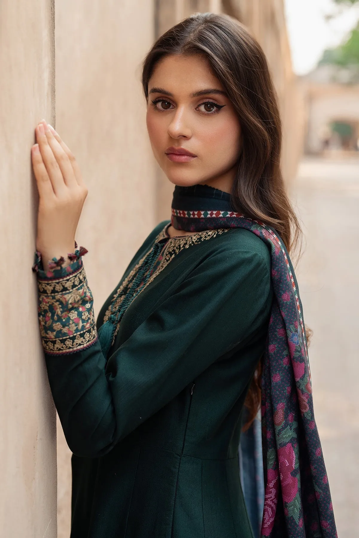 Jazmin Delia Fall/Winter – Embroidered Slub Khaddar D7