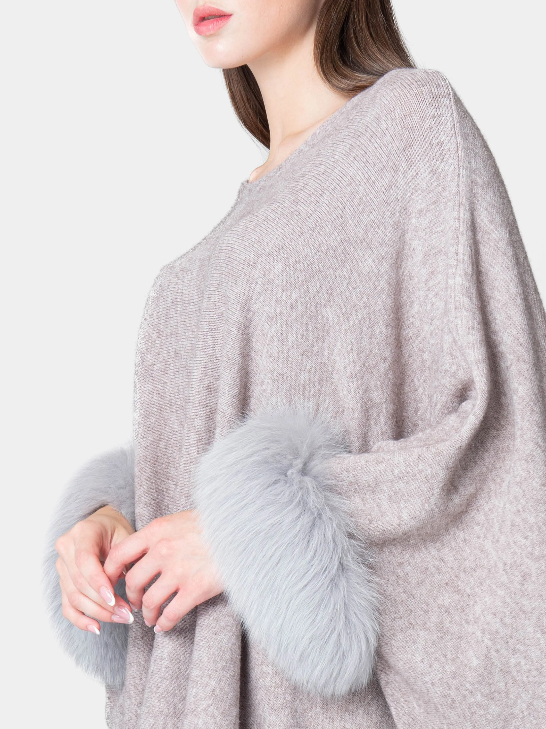 London - Poncho with fur on the cuffs Taupe