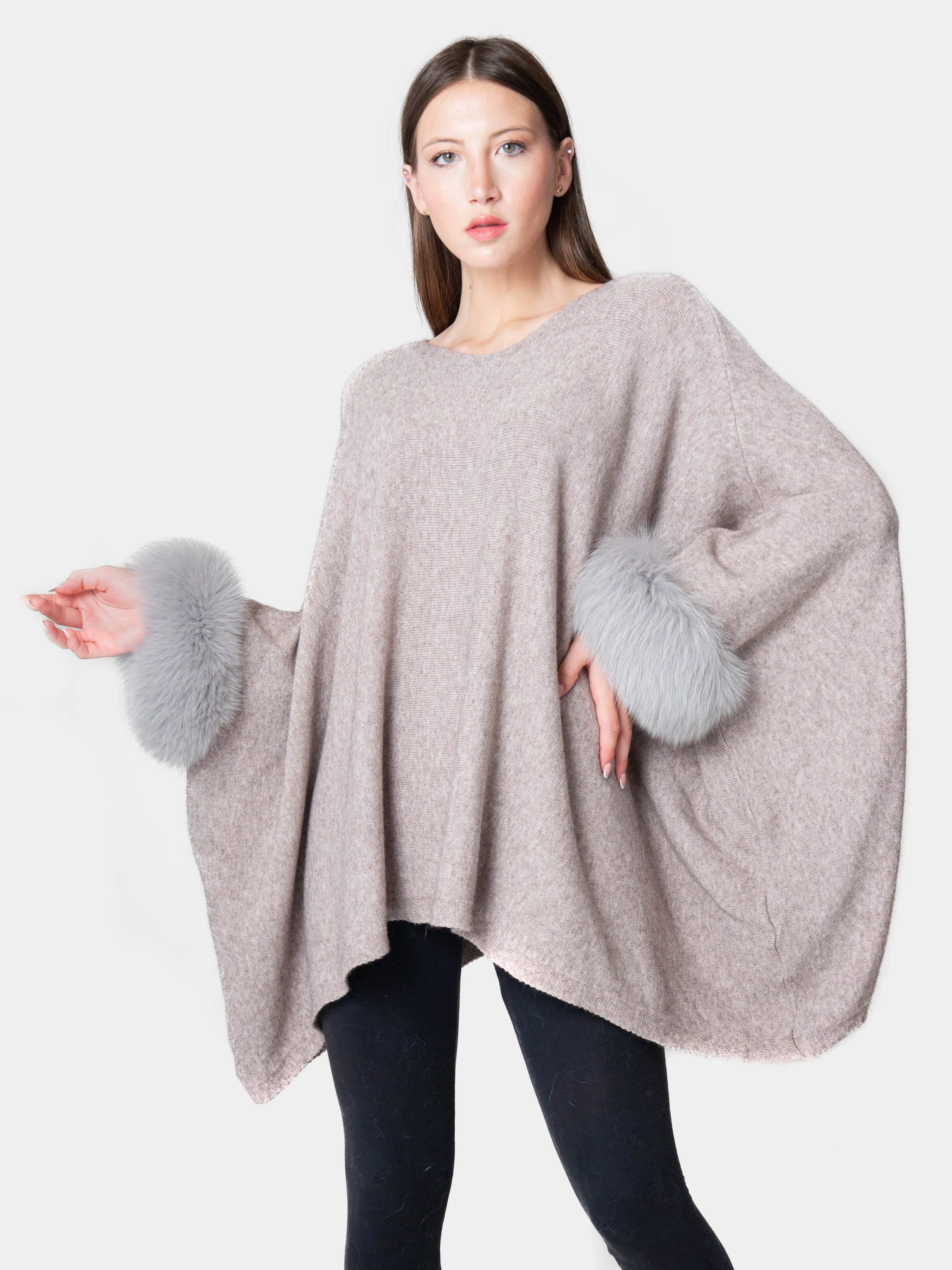 London - Poncho with fur on the cuffs Taupe