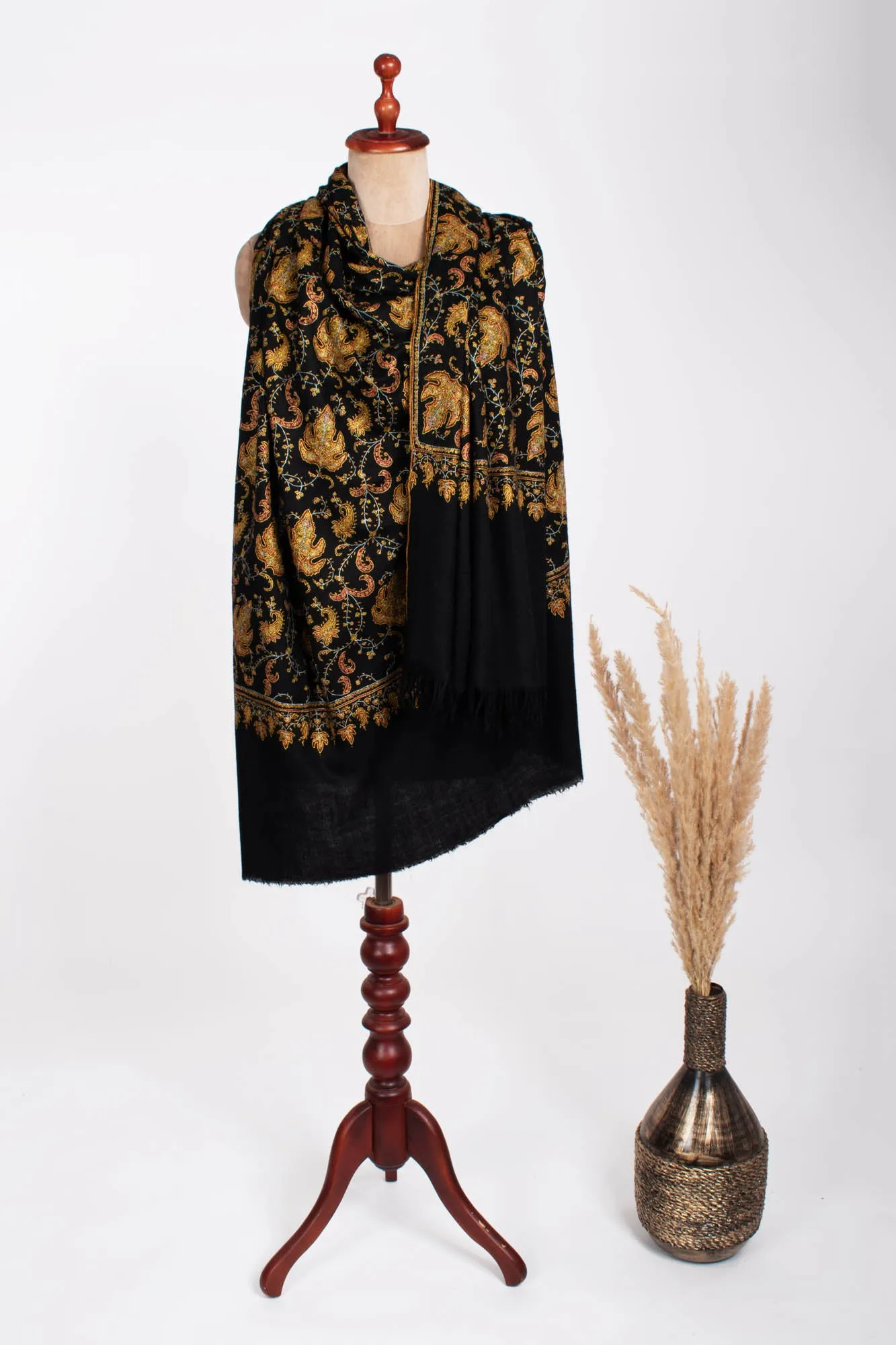 Maple Leaf Inspired Black Pashmina Shawl - CALEXICO