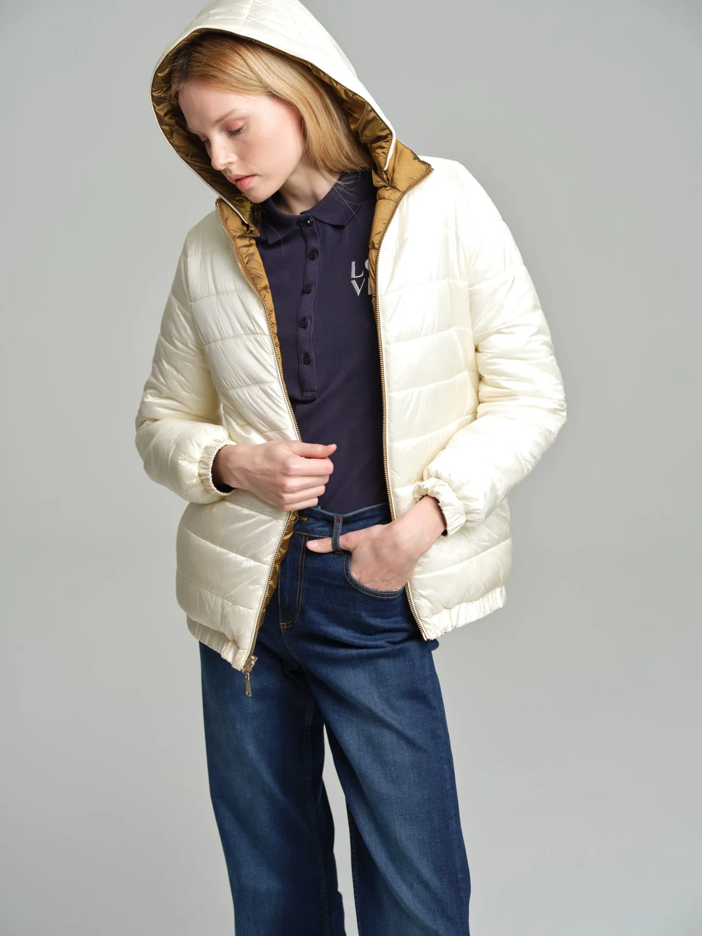 Reversible puffer with recycled bottles filling