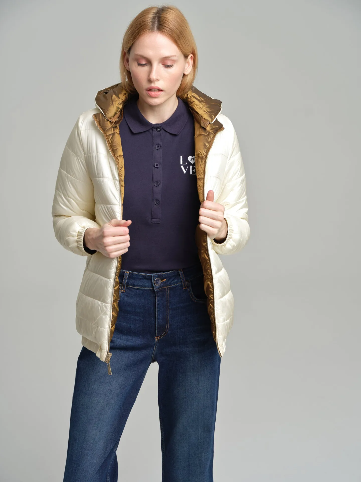 Reversible puffer with recycled bottles filling