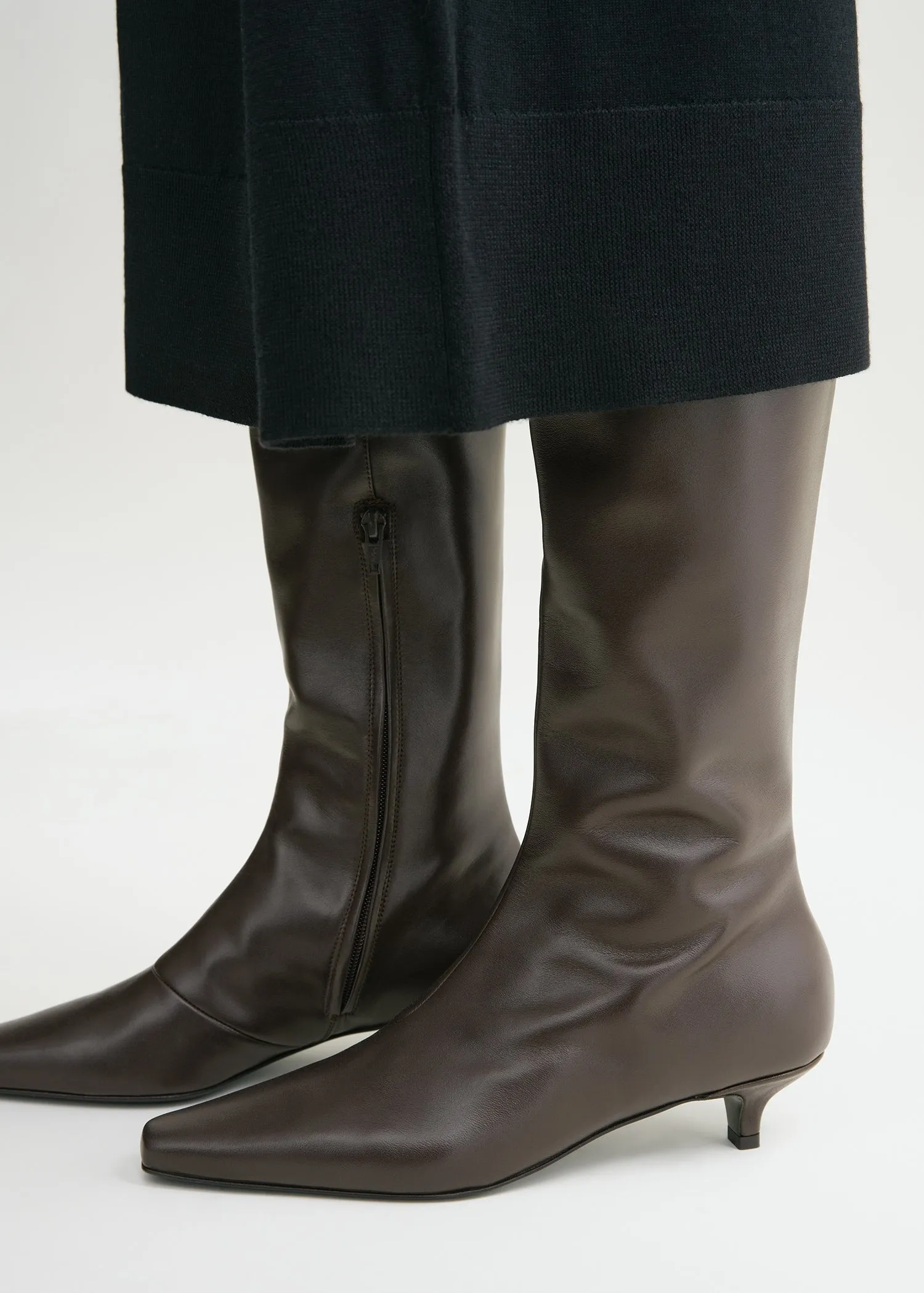 Slim leather knee-high boots bark