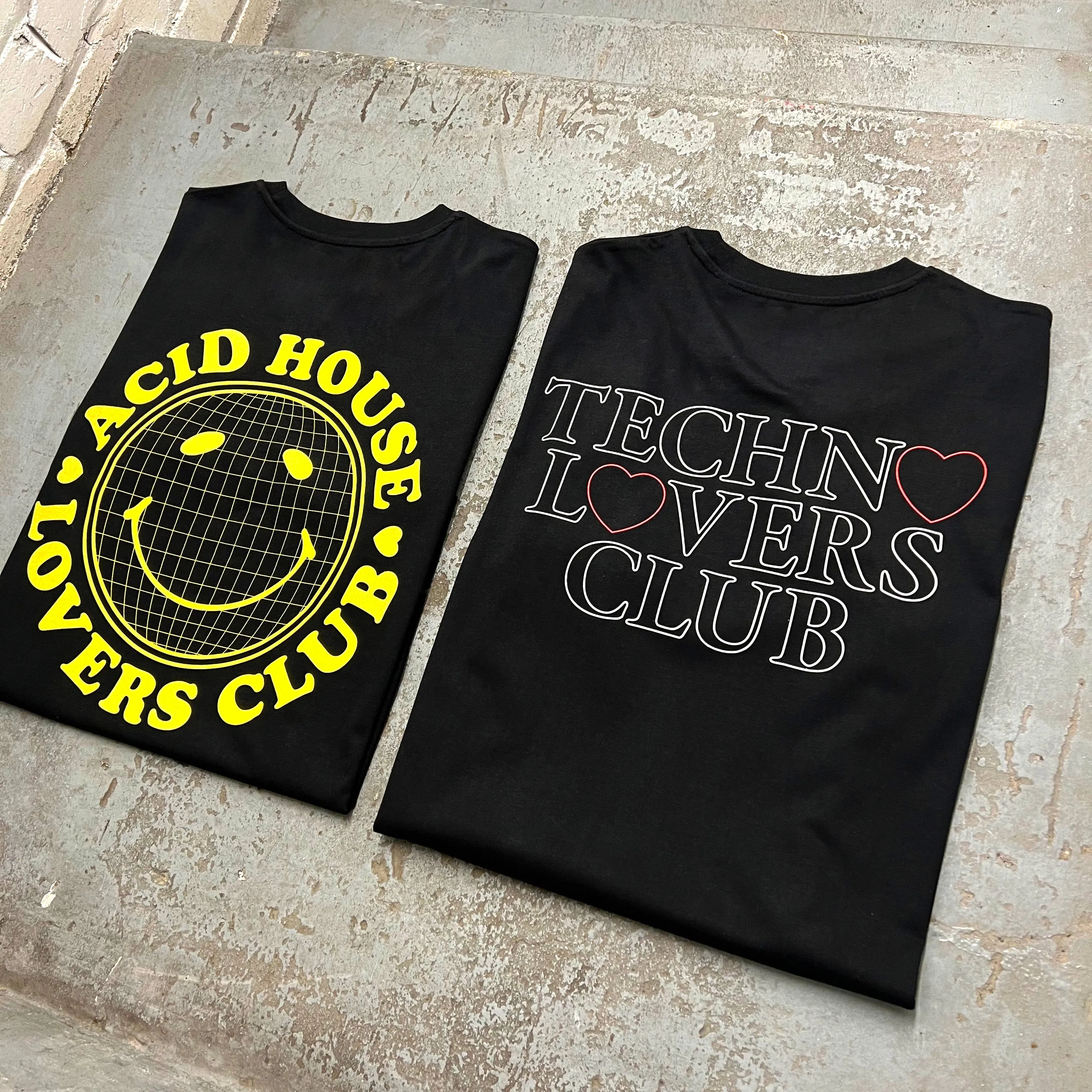 Techno Lovers Back Print - Tshirt - Black