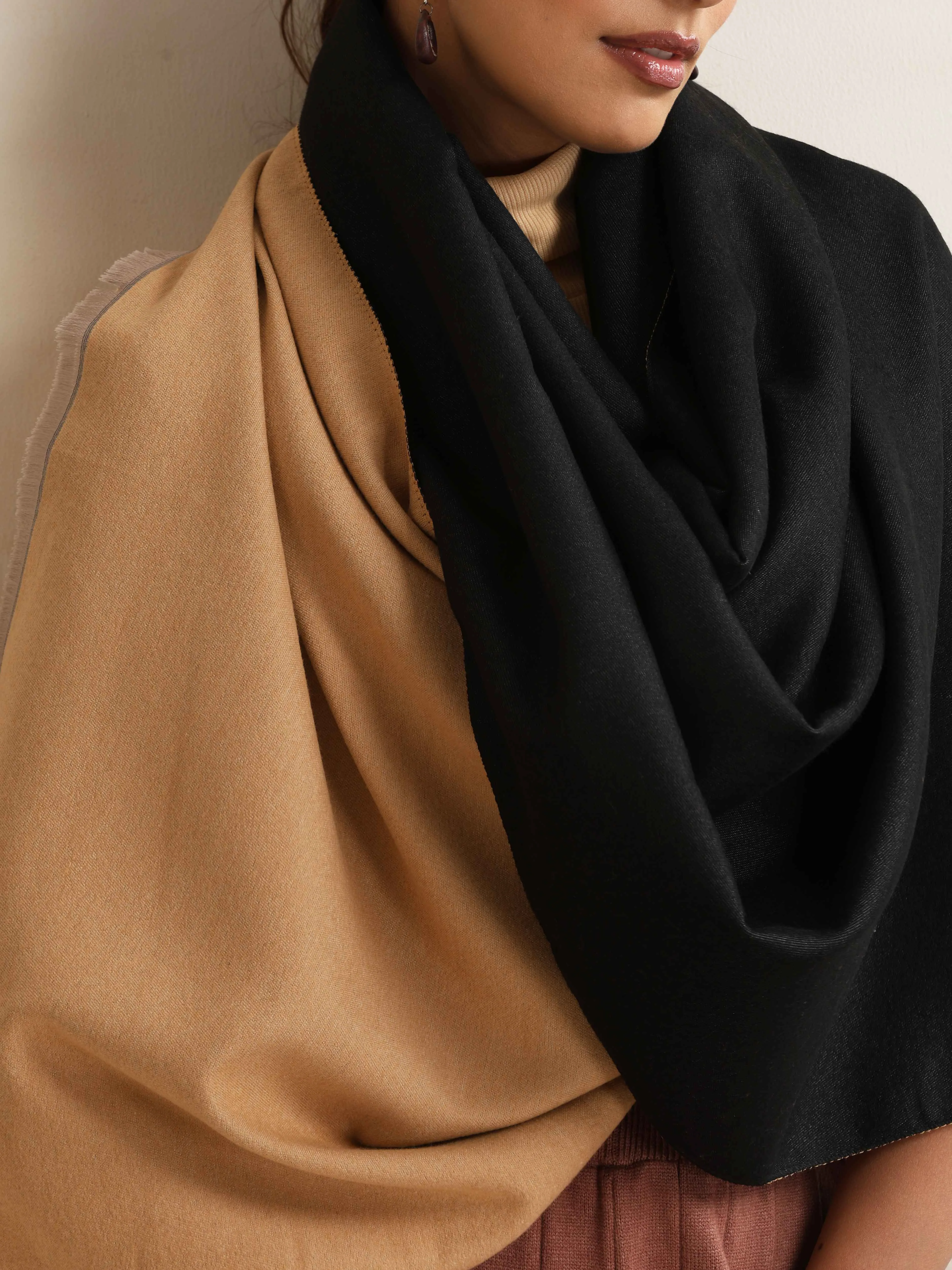 trueBrowns Black Reversible Woollen Stole